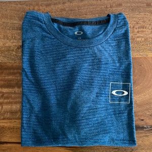 Mens L Oakley T-shirt